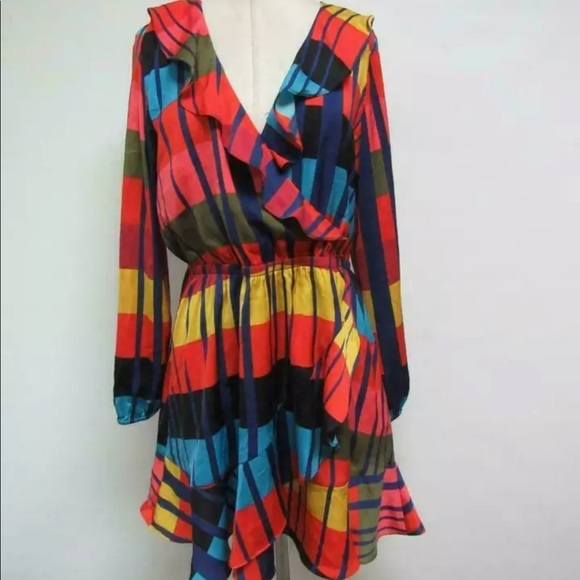 Express color block dress in bright, vibrant hues. - Picture 2 of 3